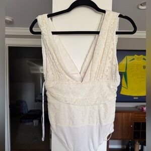 NWT Lulus Lace Bodysuit in Cream